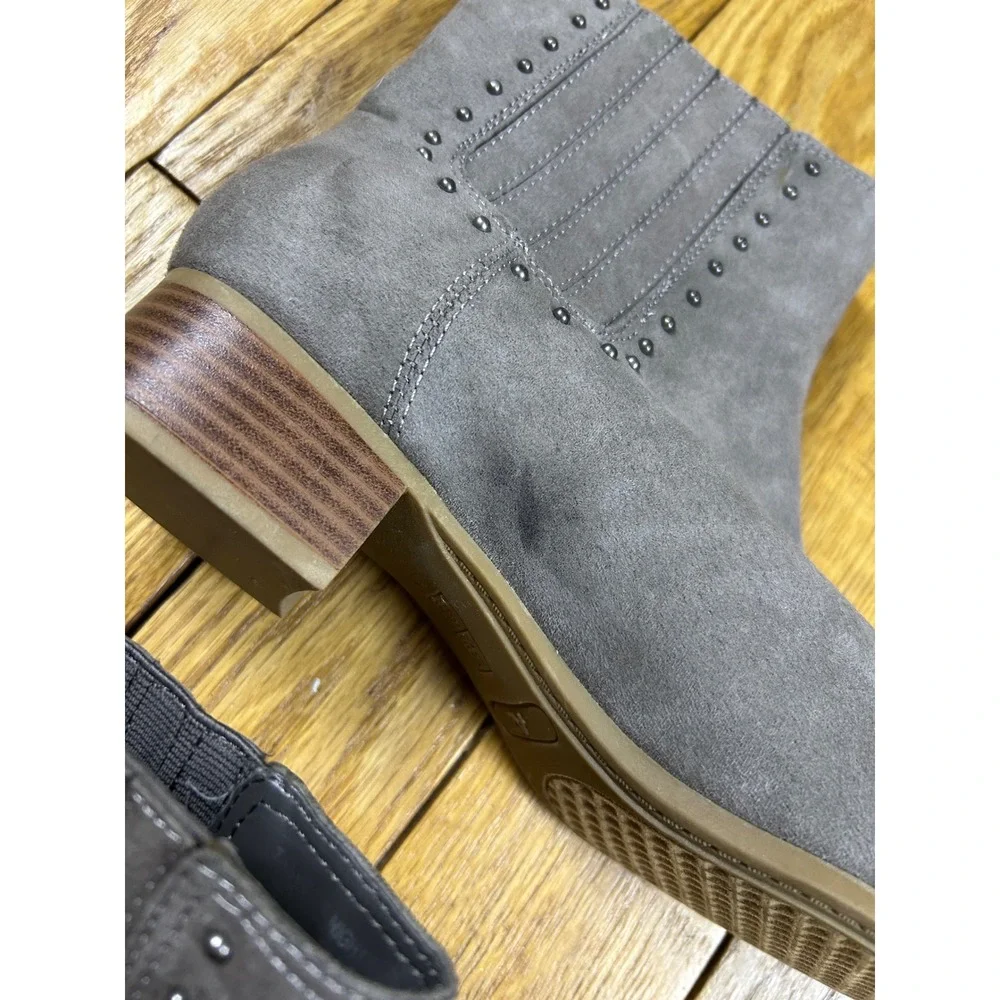 A2 Grey Suede Studded Ankle Boots Block‎ Heel Elastic Gore Size 7.5